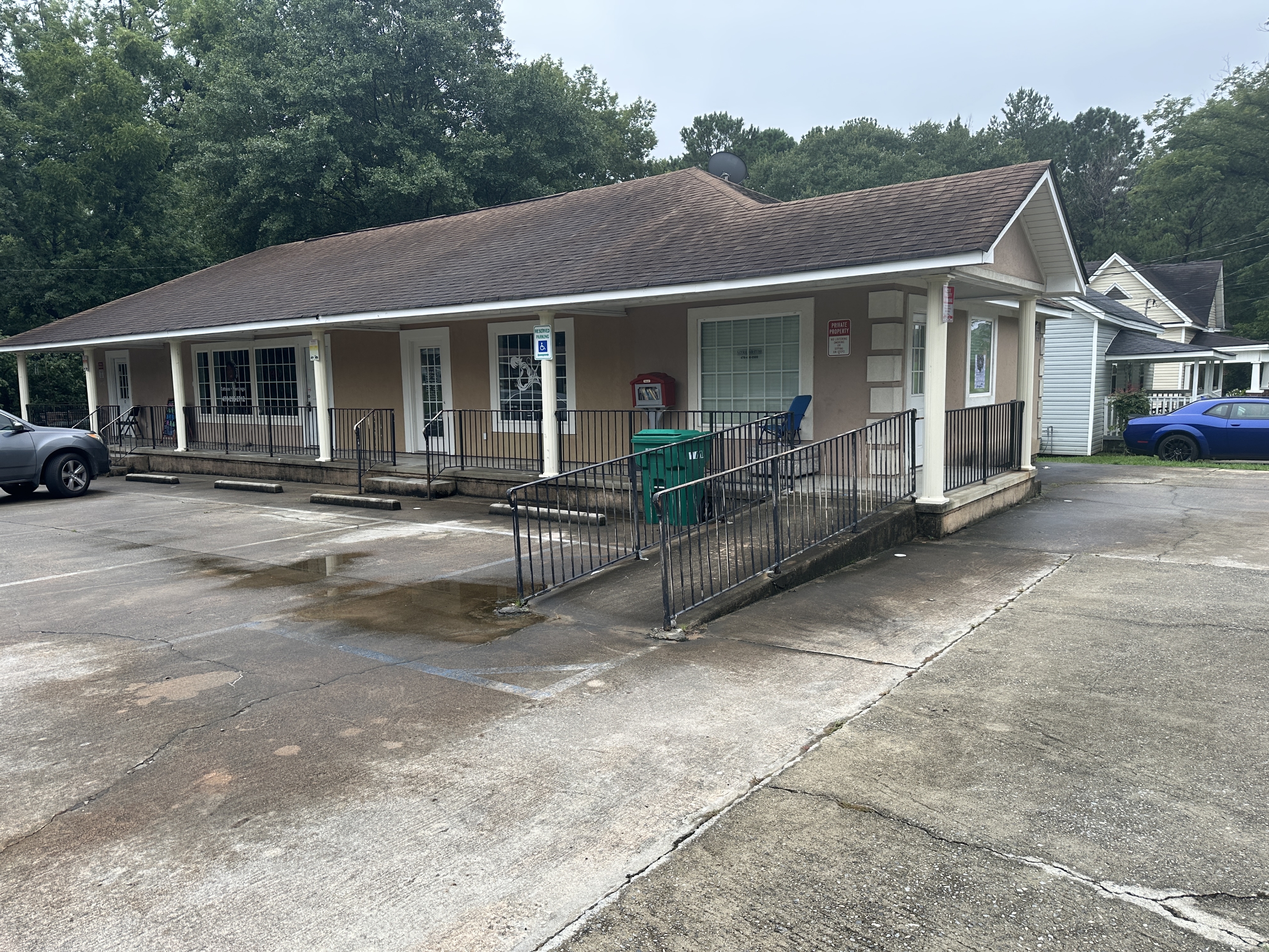 1000 West Montgomery Street - B