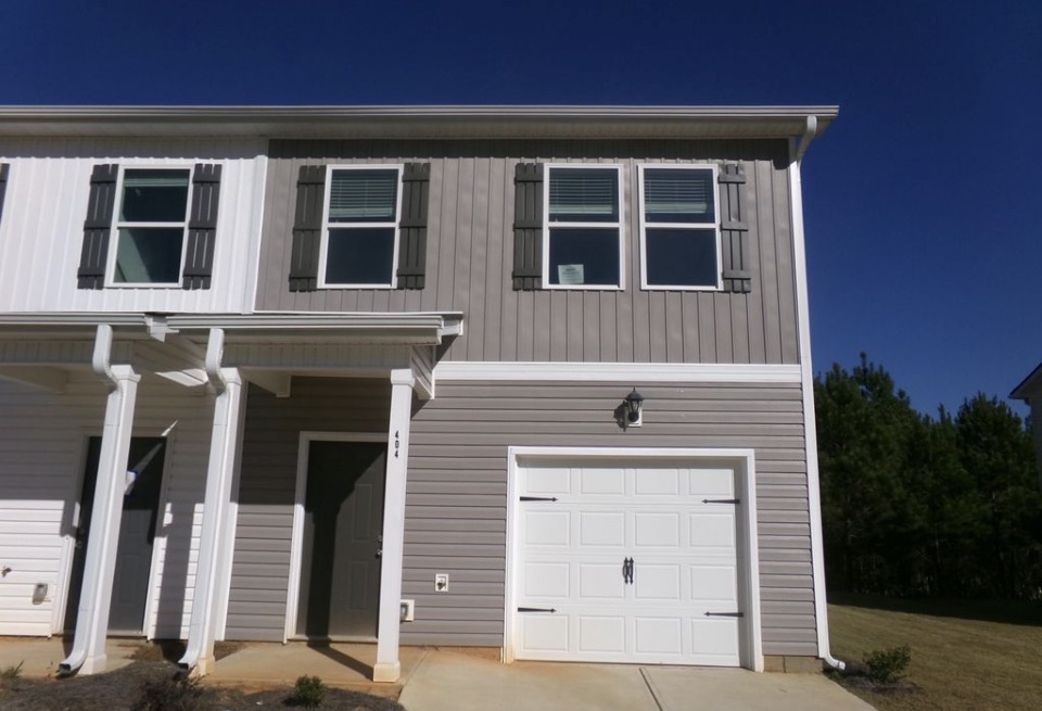 404 Oakwood Drive Northwest